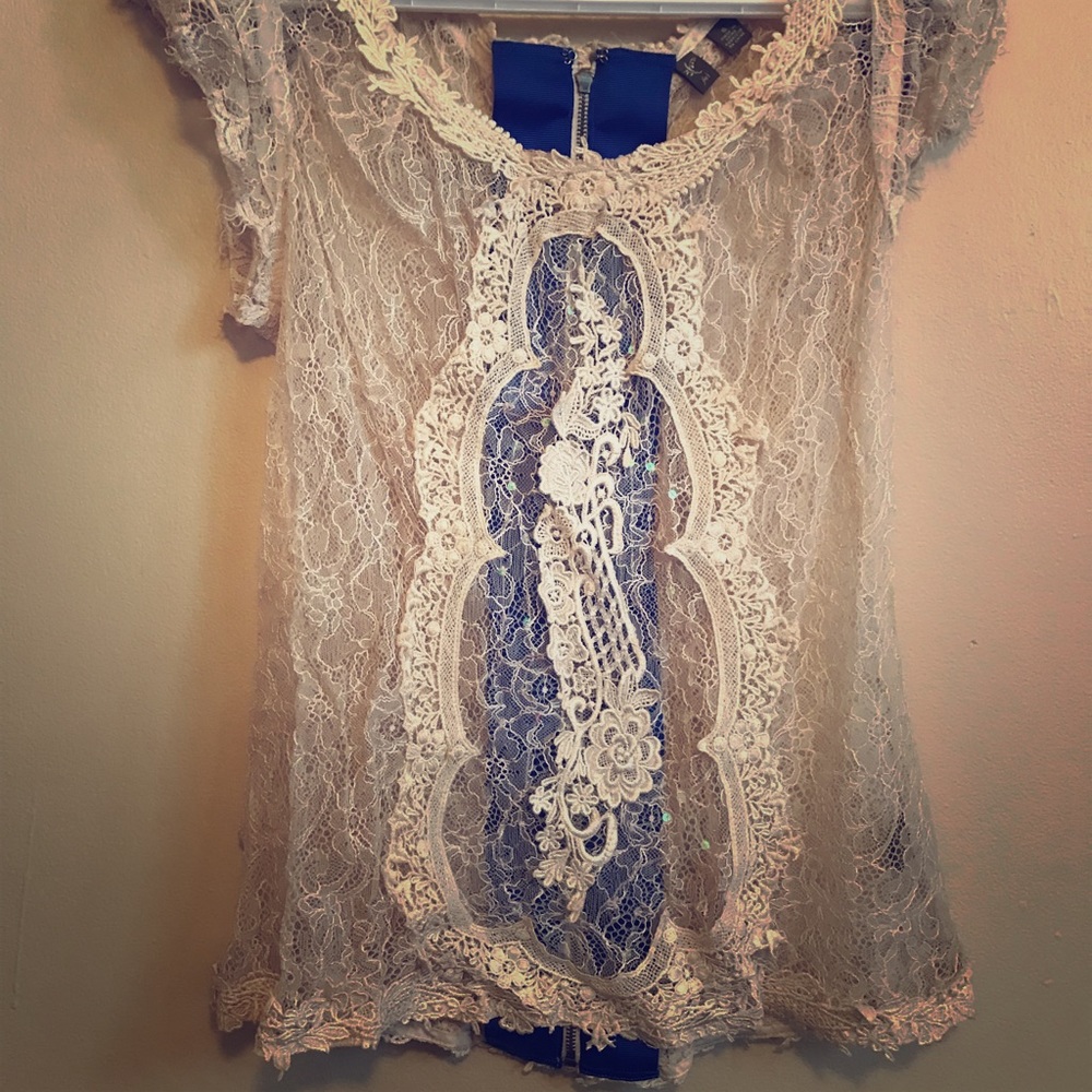 Anthropologie. By Fei. Shirt. Size 6.
